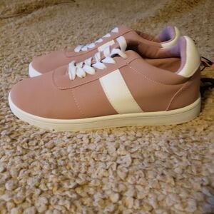 NWT! WOMEN'S FASHION SNEAKERS BLUSH PINK WHITE SIZE 9